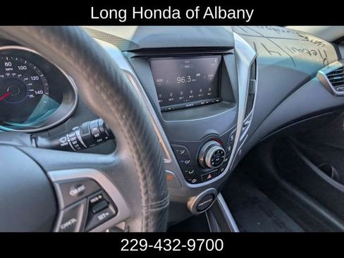 Used 2016 Hyundai Veloster FWD image 21