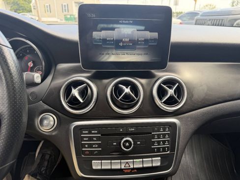 Used 2018 Mercedes-Benz CLA 250 4MATIC image 31