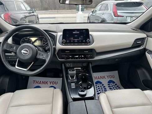Used 2023 Nissan Rogue SV w/ SV Premium B Package image 17