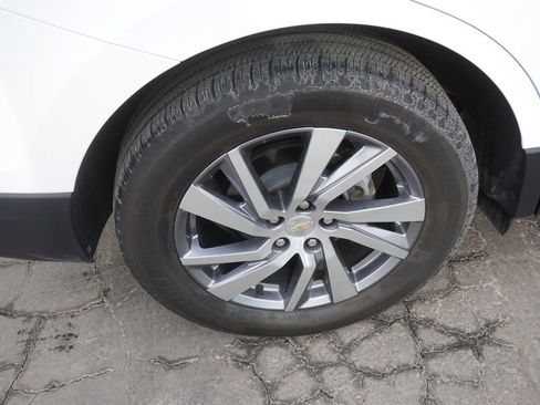 Used 2024 Chevrolet Equinox LT image 8