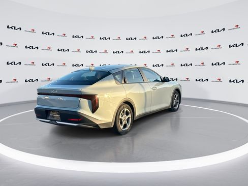 Used 2025 Kia K4 LXS image 8