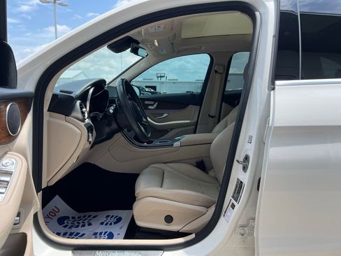 Used 2022 Mercedes-Benz GLC 300 4MATIC image 9