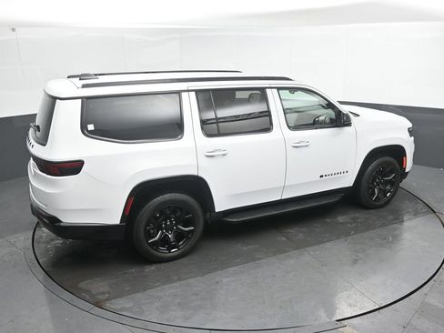 Used 2025 Jeep Wagoneer Series II image 39