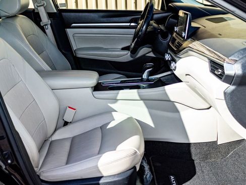 Used 2019 Nissan Altima 2.5 Platinum image 24