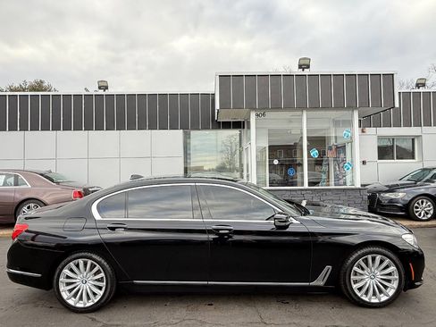 Used 2016 BMW 740i image 8