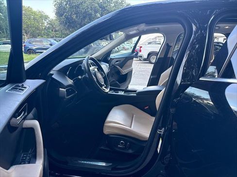 Used 2020 Jaguar F-PACE Premium AWD/4WD image 17