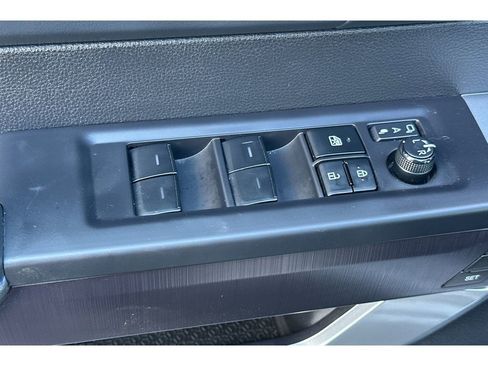 Used 2022 Toyota Tundra Platinum image 12