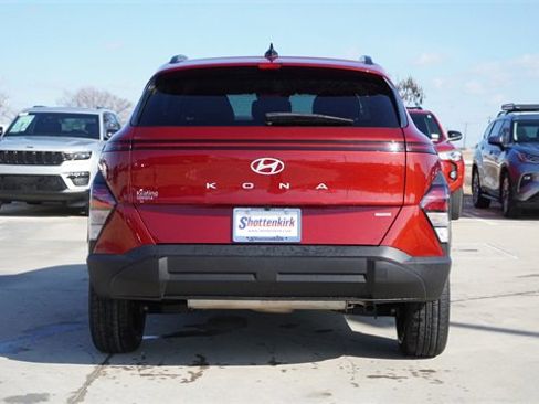 Used 2024 Hyundai Kona SEL image 8