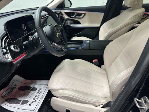 Used 2025 Mercedes-Benz E 350 Sedan image 18