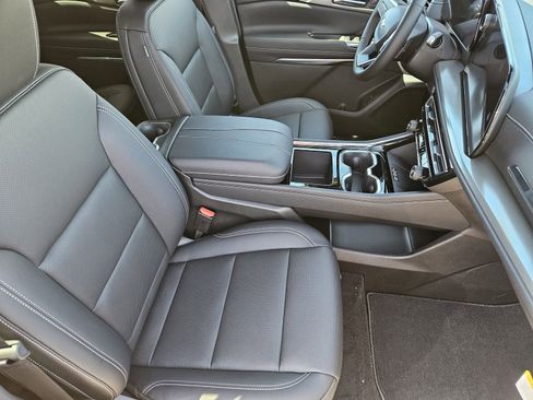 New 2026 Chevrolet Traverse LT FWD image 16