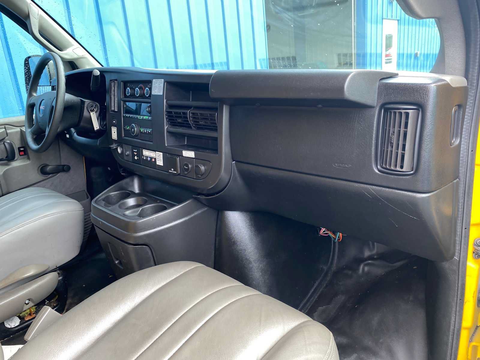 Used 2018 GMC Savana 3500 w/ Driver Convenience Package RWD image 19