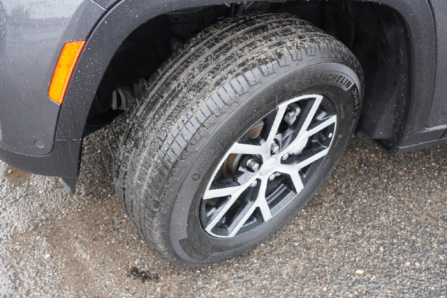 Certified 2024 Jeep Grand Cherokee Limited w/ Luxury Tech Group II AWD/4WD image 13