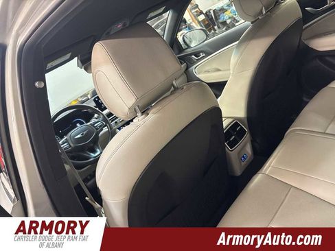 Used 2024 Genesis G70 2.5T image 26