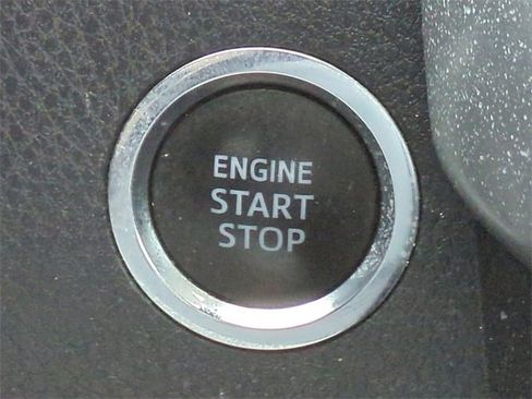 Used 2017 Toyota Highlander Limited image 29