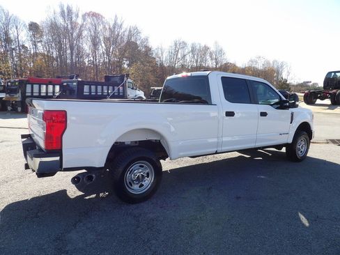 Used 2022 Ford F250 XL w/ Power Equipment Group image 8