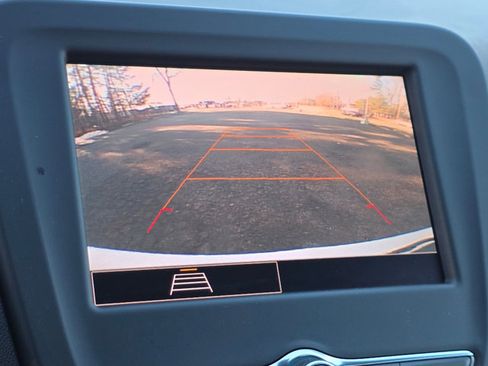 Used 2022 Chevrolet Equinox LS image 33