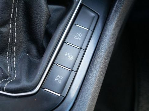 Certified 2023 Volkswagen Tiguan SEL R-Line AWD/4WD image 35