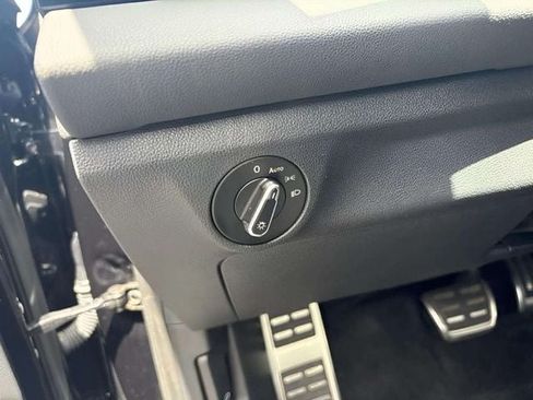 Used 2025 Volkswagen Jetta Sport FWD image 9