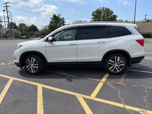 Used 2017 Honda Pilot Elite image 4