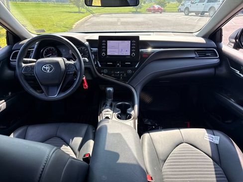 Used 2023 Toyota Camry SE w/ Cold Weather Package AWD/4WD image 18