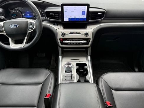 Certified 2023 Ford Explorer XLT image 11