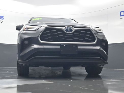 Used 2023 Toyota Highlander XLE AWD/4WD image 41
