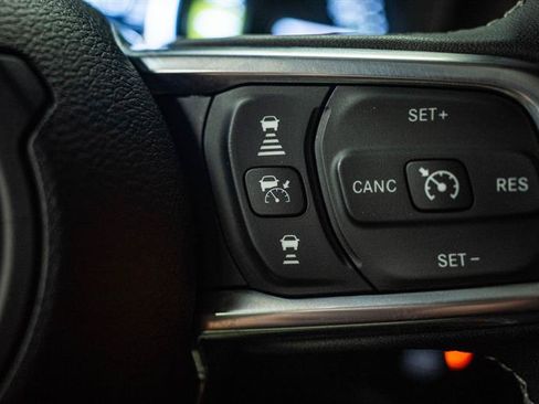 Used 2025 Jeep Wrangler Unlimited Sahara w/ Safety Group AWD/4WD image 18