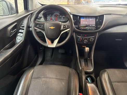 Used 2022 Chevrolet Trax LT w/ LT Convenience Package FWD image 15