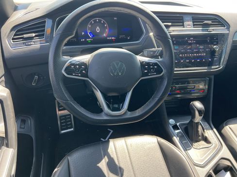 Used 2022 Volkswagen Tiguan SE R-Line image 12