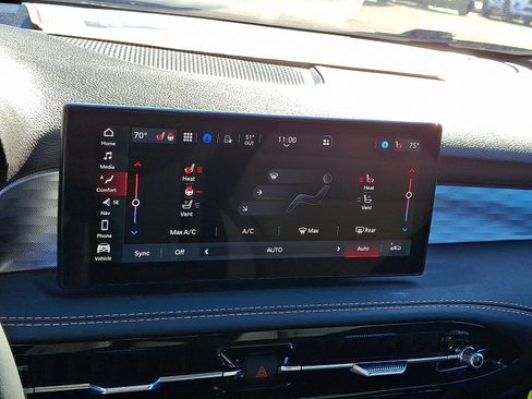 New 2025 Alfa Romeo Tonale w/ Premium Package image 13