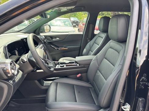 New 2026 Chevrolet Equinox LT w/ Convenience Package II AWD/4WD image 9