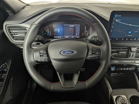Certified 2023 Ford Escape ST-Line w/ Tech Pack #1 AWD/4WD image 17