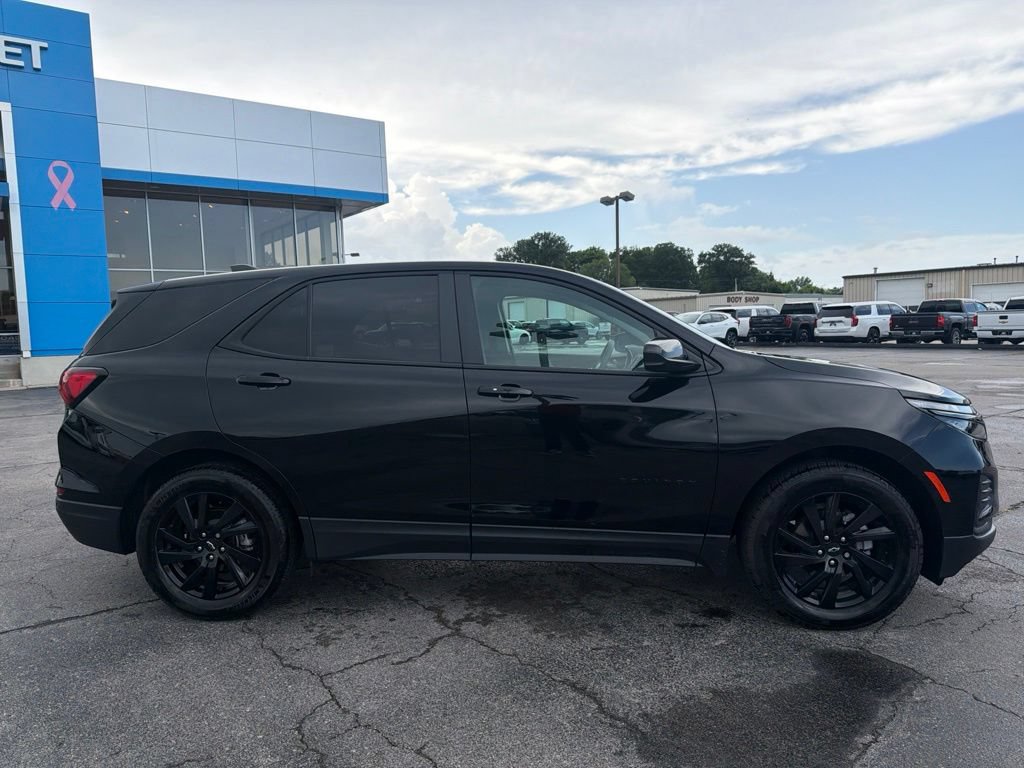 Used 2024 Chevrolet Equinox LS w/ LS Convenience Package FWD image 2