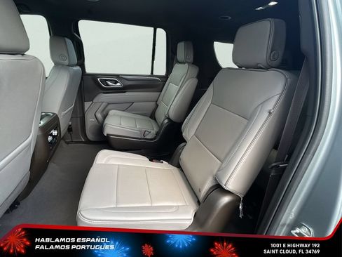 Certified 2024 GMC Yukon XL SLT w/ SLT Luxury Package AWD/4WD image 25