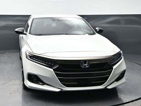 Used 2022 Honda Accord Sport image 2