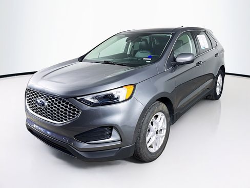 Used 2024 Ford Edge SEL image 4
