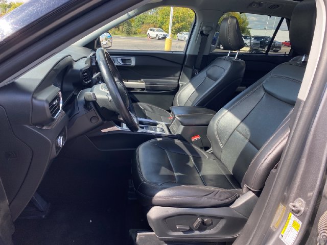 Used 2023 Ford Explorer Limited AWD/4WD image 17