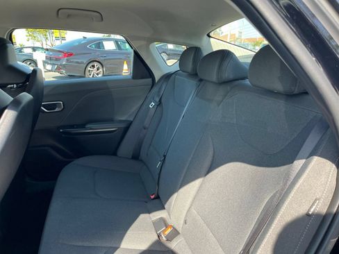 Used 2025 Kia K4 FWD image 27