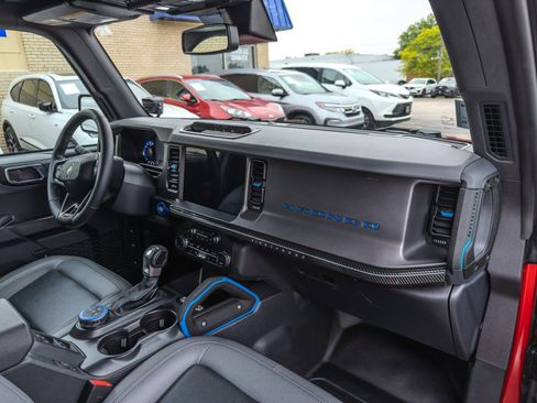 Used 2024 Ford Bronco Black Diamond AWD/4WD image 29