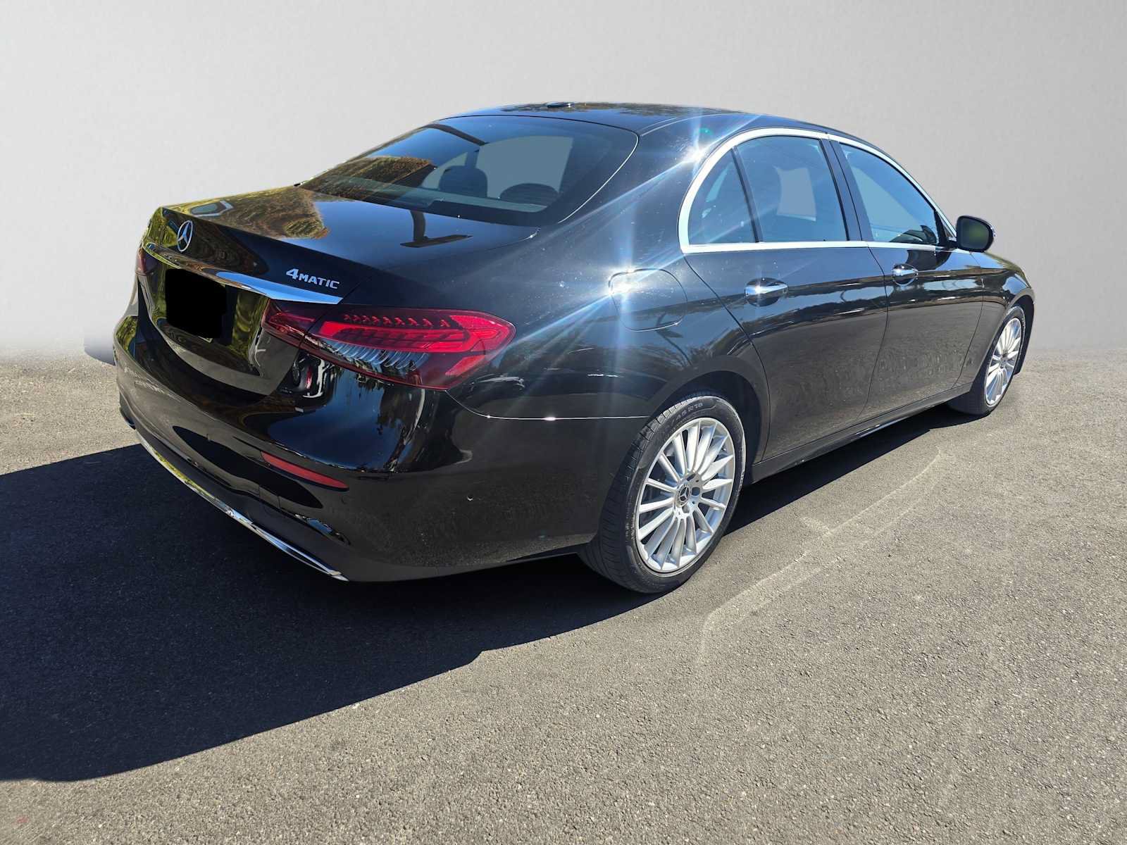 Used 2023 Mercedes-Benz E 350 4MATIC Sedan image 3