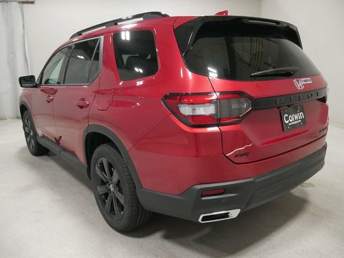 New 2025 Honda Pilot Black Edition image 5