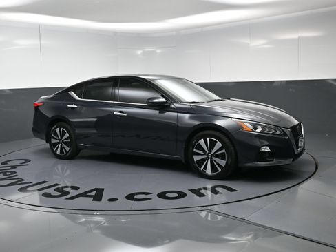 Used 2022 Nissan Altima 2.5 SL AWD/4WD image 2
