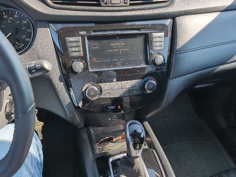 Used 2020 Nissan Rogue S w/ Special Edition Package image 6