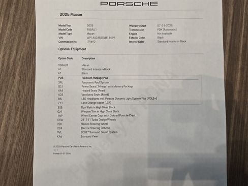 Certified 2025 Porsche Macan image 28