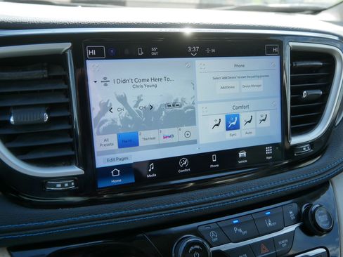 Certified 2021 Chrysler Pacifica Touring FWD image 29
