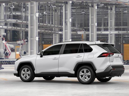 New 2025 Toyota RAV4 LE image 5