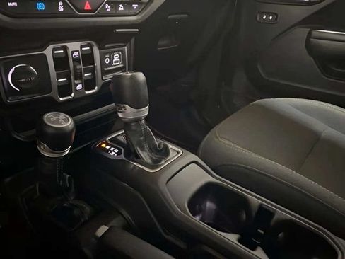 Used 2024 Jeep Wrangler Unlimited w/ Convenience Group AWD/4WD image 56