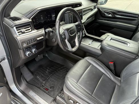 Used 2022 GMC Yukon XL Denali AWD/4WD image 12