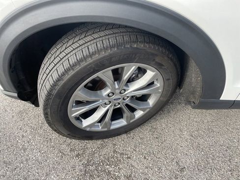 Used 2023 Ford Explorer XLT w/ Equipment Group 202A image 16