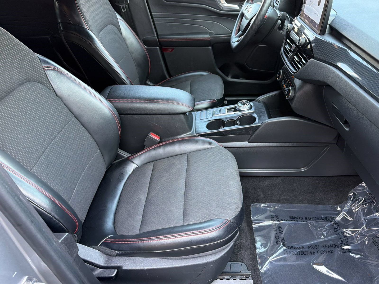 Used 2024 Ford Escape ST-Line w/ Cold Weather Package FWD image 24